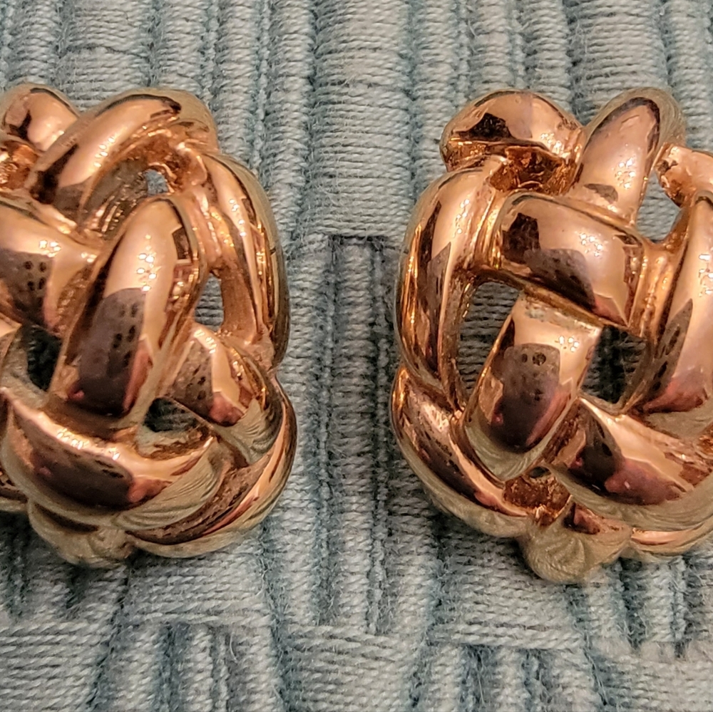 Vintage chunky gold tone knot earrings